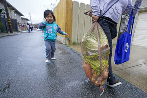 Santa Cruz County s secret food bank keeps farmworkers from hunger